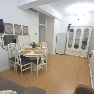 best-location-2-bed2-bath-w-lift-in-town.es-andalucia.com/